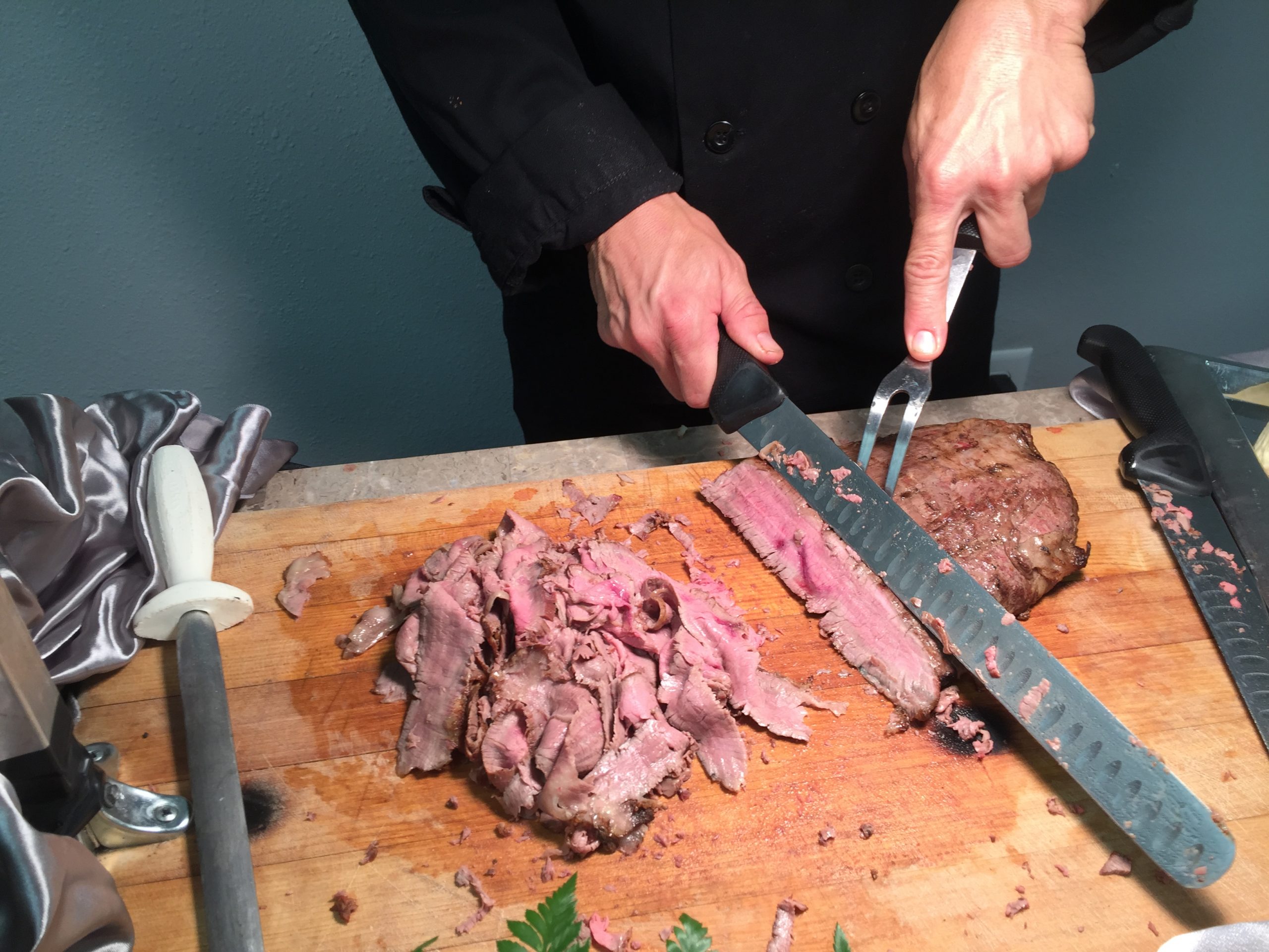 Amici's Carving a Flank Steak